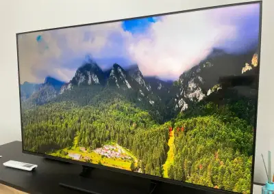 QLED TV Hisense 50A7Q (50") - Ako nový, s krabicou
