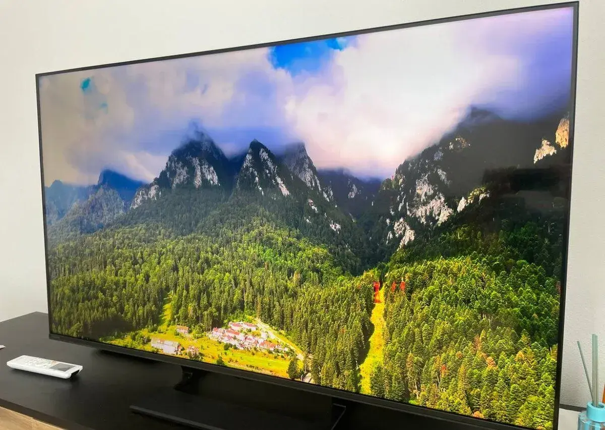 QLED TV Hisense 50A7Q (50") - Ako nový, s krabicou
