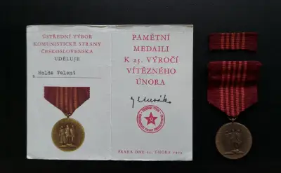Pamätná medaila k 25. výročí vítězného února