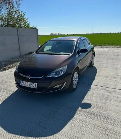 Opel Astra – 2012, 221 214 km
