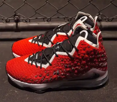 Tenisky NIKE LEBRON 17 UPTEMPO