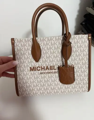 Kabelky Michael Kors