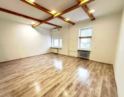 PRENÁJOM PRIESTOROV V PRIEVIDZI – 7 €/m² VRÁTANE ENERGIÍ