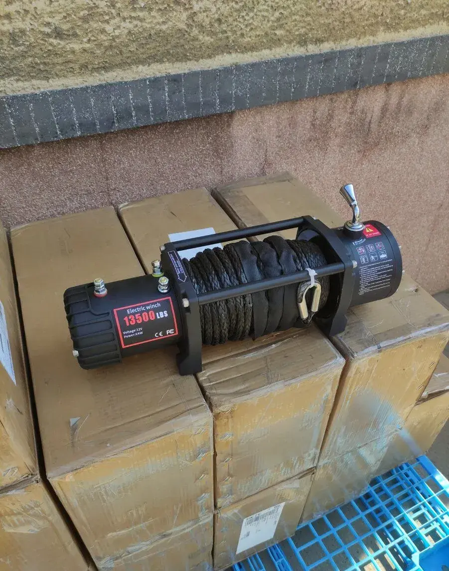 Elektrický navijak 6200kg 12V