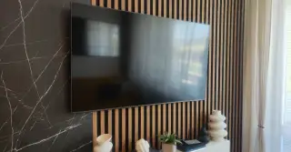 Samsung 50″ QLED 4K – stav – YouTube bez reklám