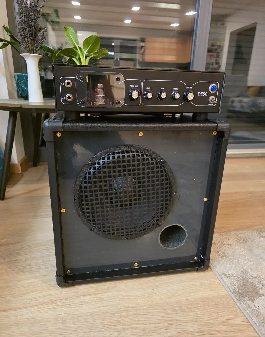 Basgitarovy reprobox 1x10