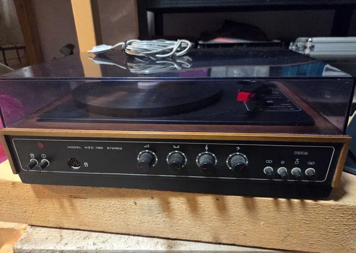 Tesla NZC 130 STEREO