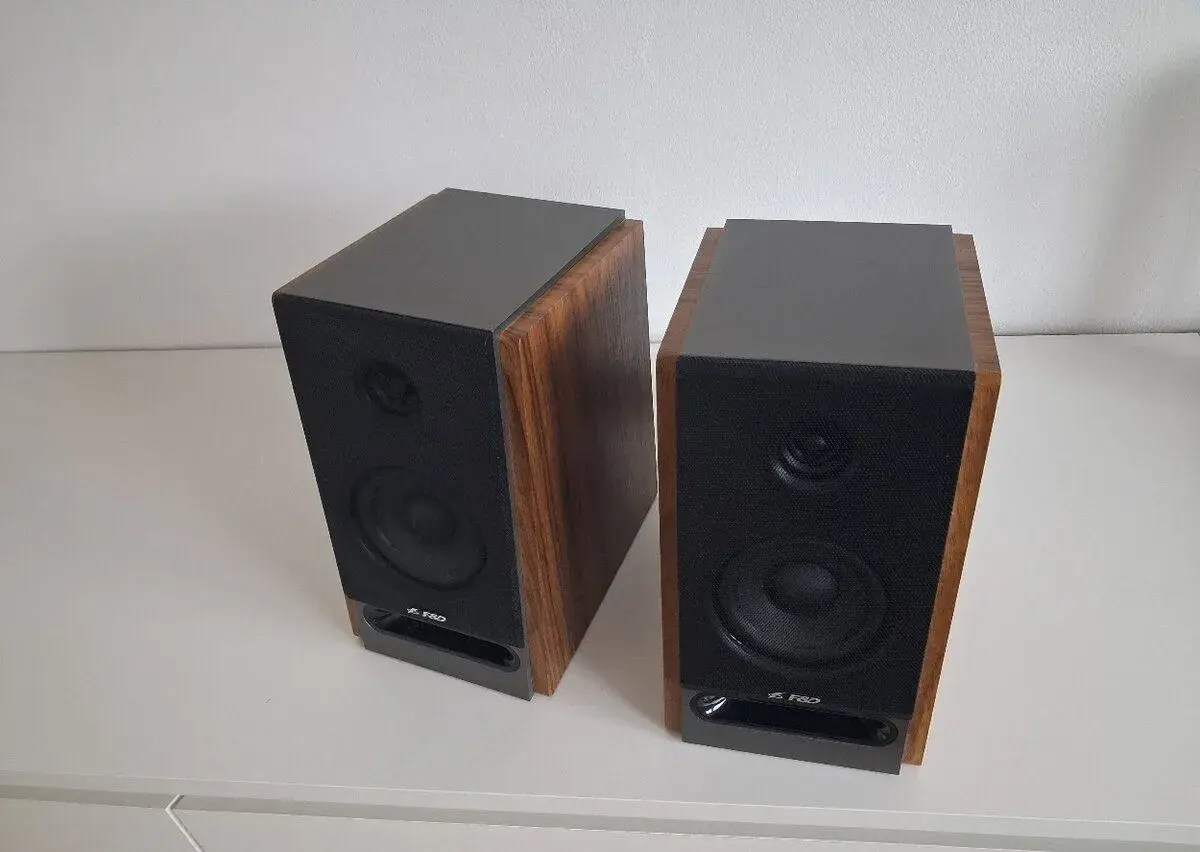 Reproduktory F&D R27BT