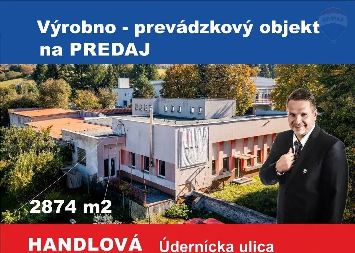 AREÁL INTRAVILÁN 2874 m2 s budovami a skladovými halami v
