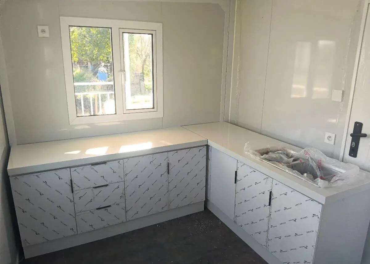 Novú ešte nepoužívanú linku 228190 cm, biela