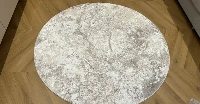 Úplne nový nepoužitý okrúhly koberec