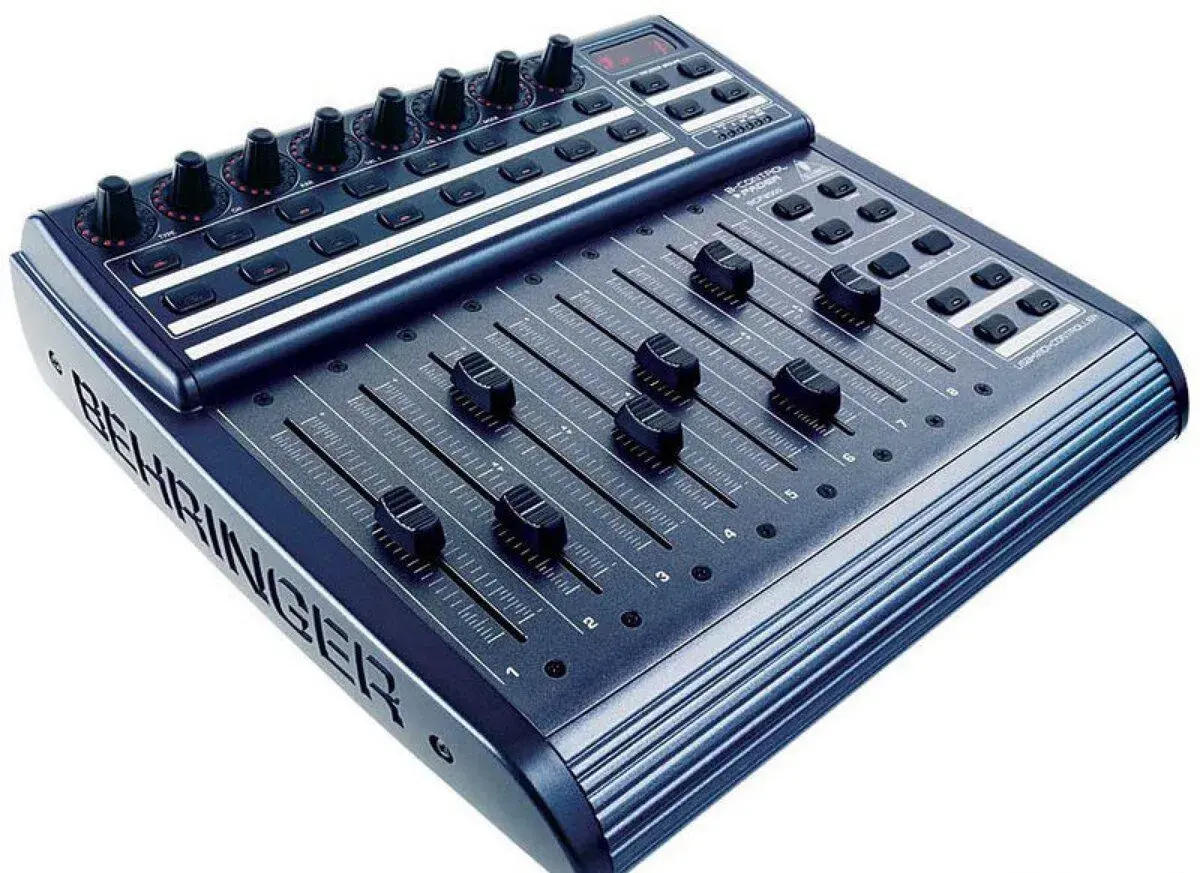 Behringer BCF 2000