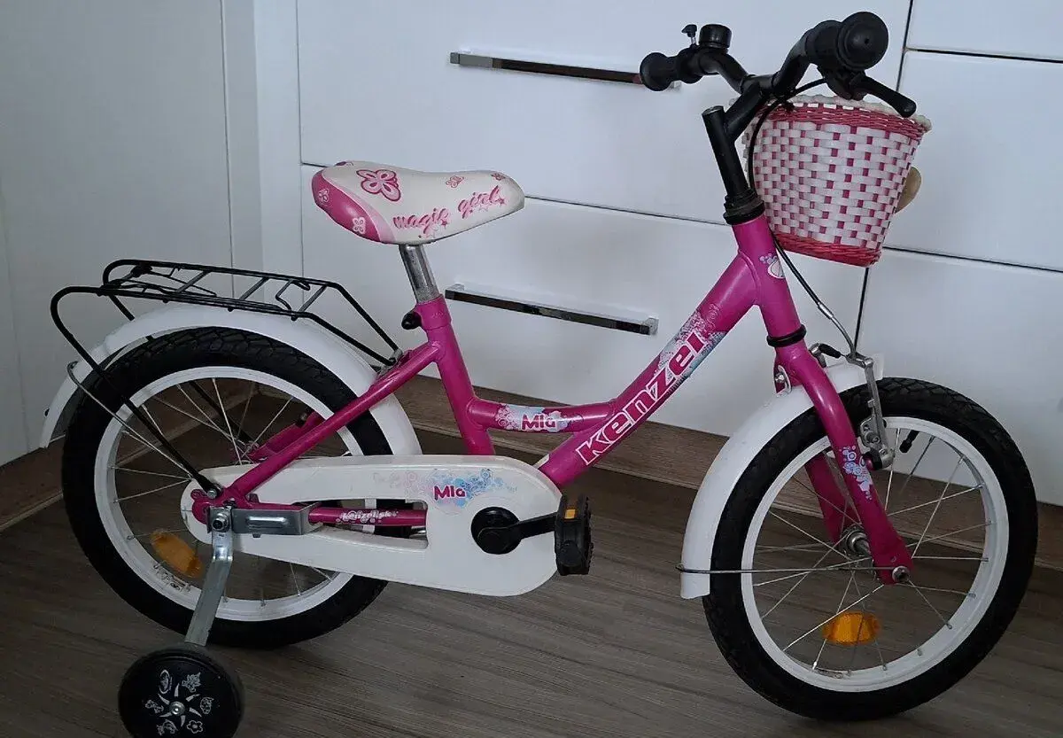 Dievčensky bicykel.Velkost 16" pre deti od 4 r.