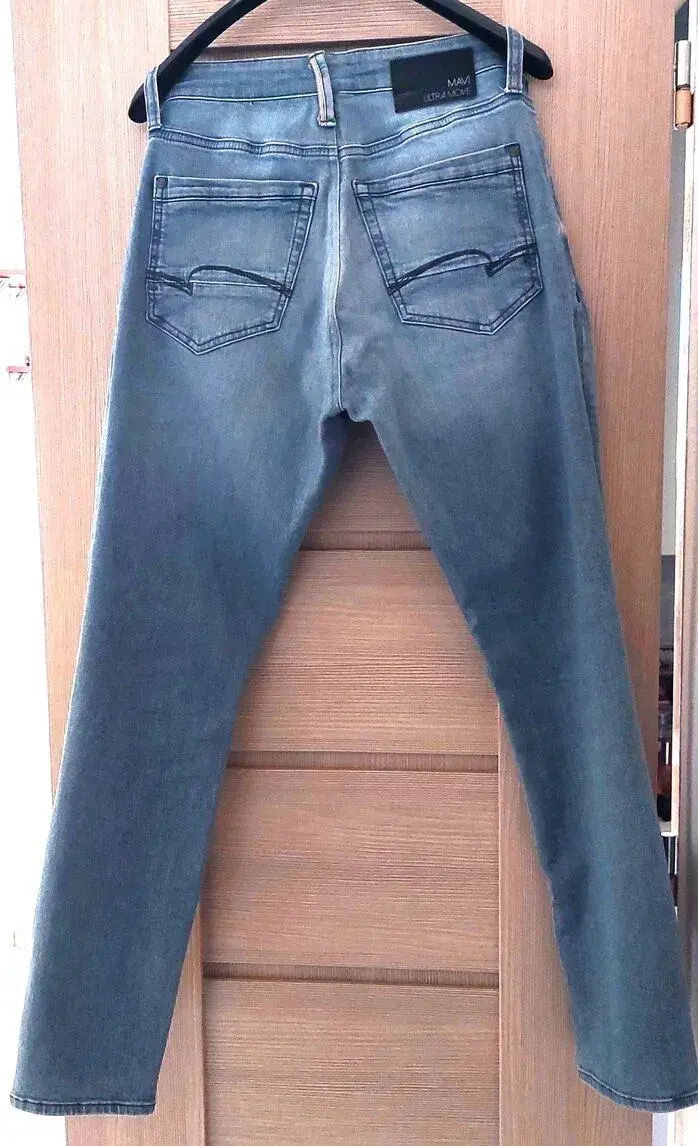 Pánske rifle prémiovej značky „MAVI JEANS“