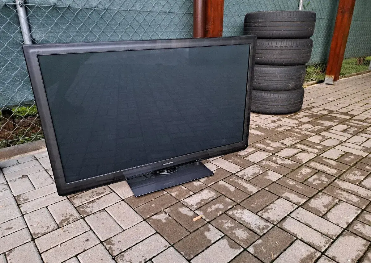 panasonic full HD-3D,model:XT-P46ST30E,nefunkčny.