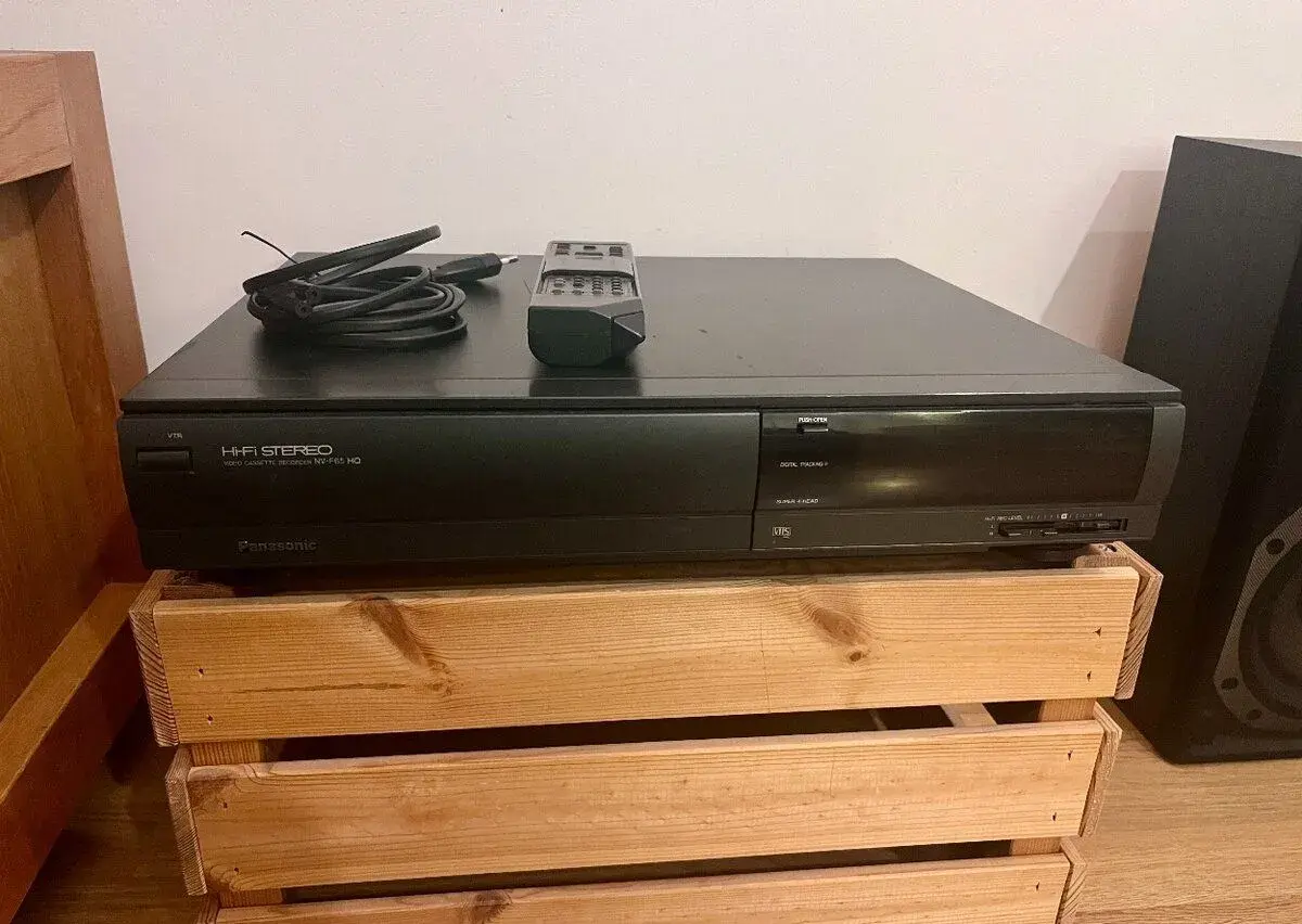 Panasonic NV-F65 HQ Hi-Fi Stereo