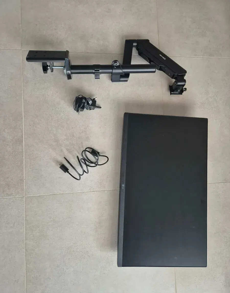 27" LG 27MP450P-B + Alza Ergo Stojan