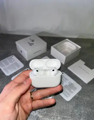 Apple AirPods Pro 3 – kompletné balenie, stav