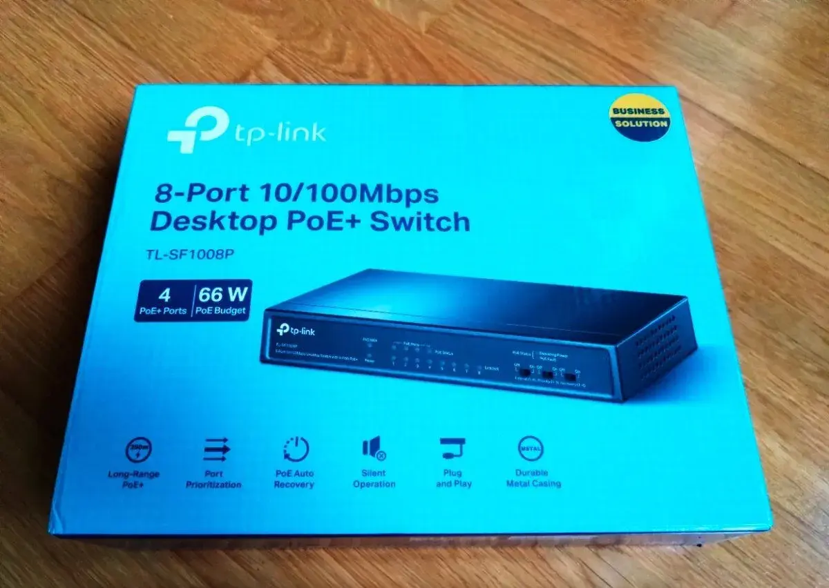TP-LINK TL-SF-1008P, 8 port 10/100 Mb/s