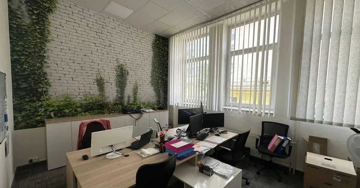 Priestor 168m2 na vyvýšenom prízemí v blízkosti Klientskeho
