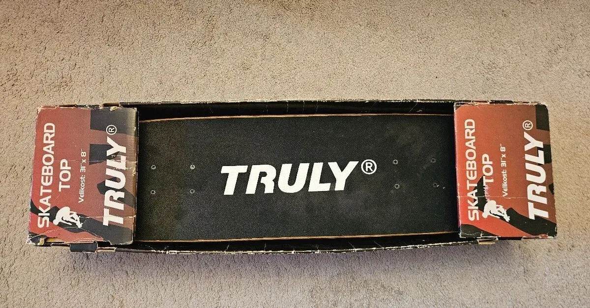 Truly Skateboard 31"x 8"