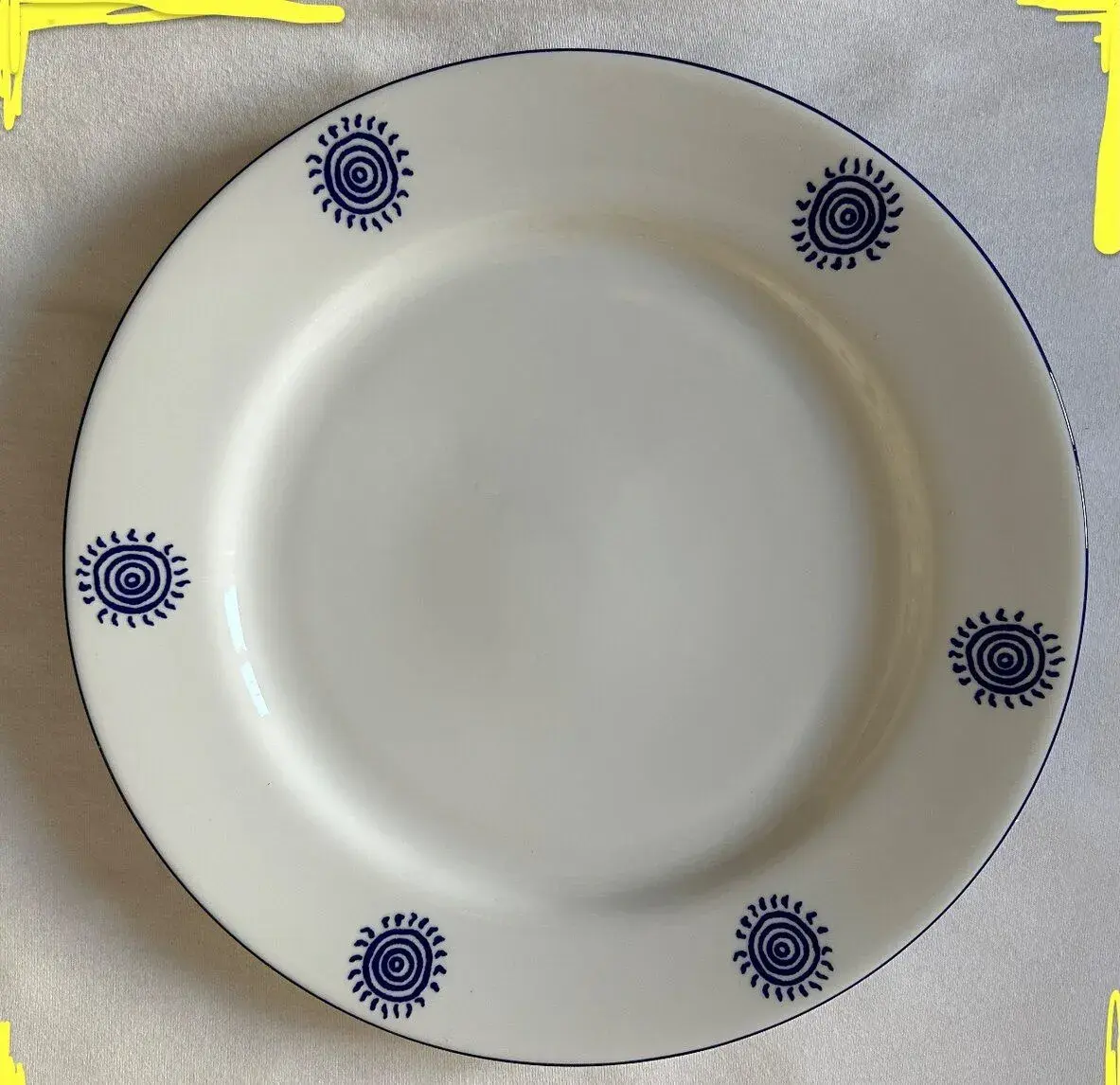 PORCELÁNOVy TANIER BIELY od ARAMISA G.A.Barcelona za 10€