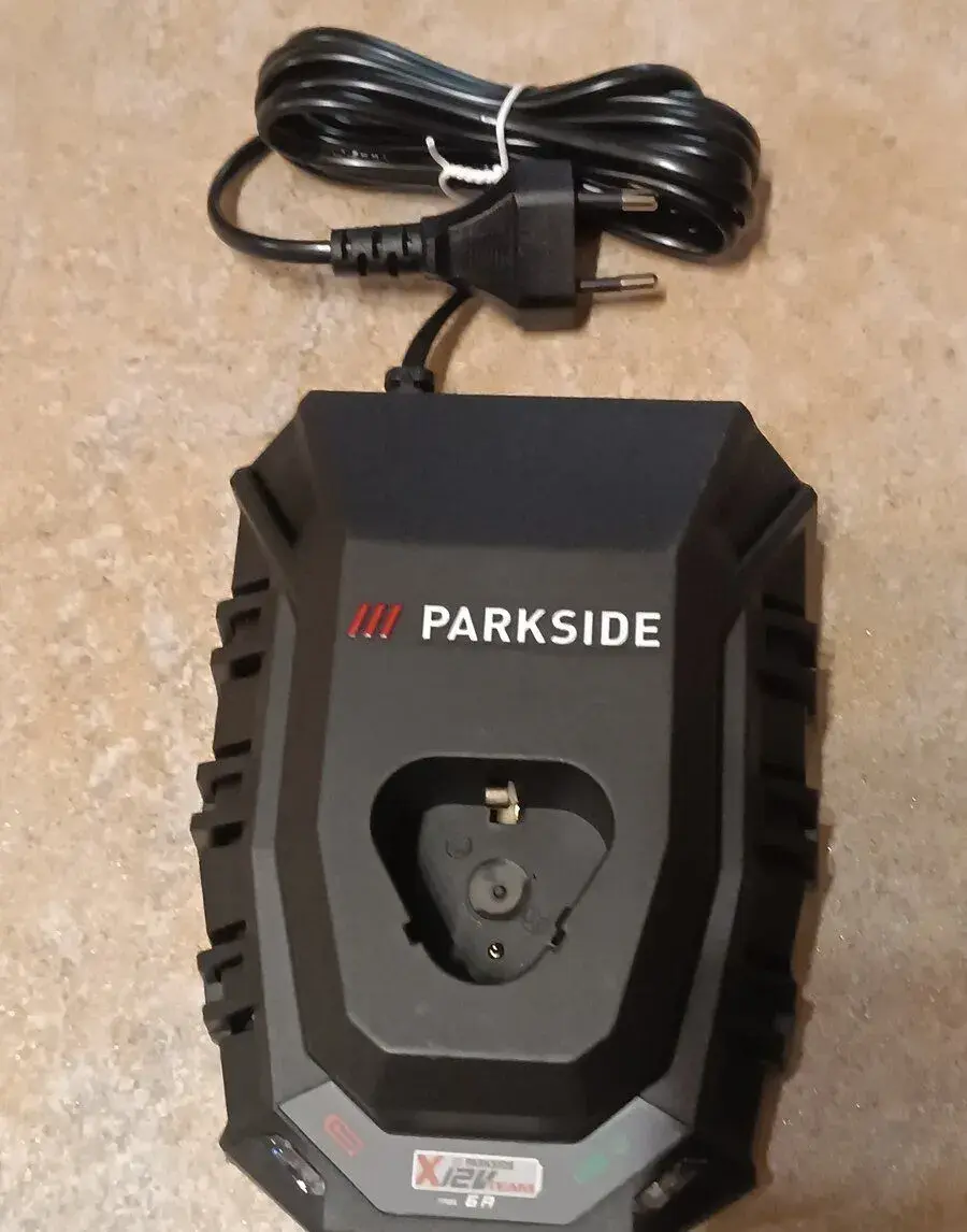 12V rýchlonabíjačka 6A s chladením_Parkside