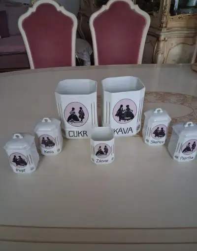 KORENIČKY PORCELÁNOVÉ - značené-text