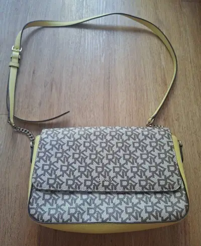 Crossbody kabelka DKNY