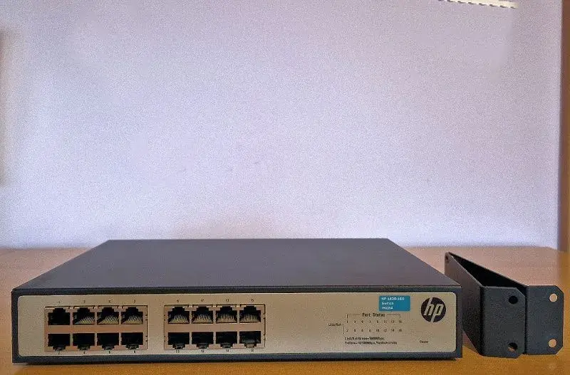 Switch HP 1420-16G + rack mount
