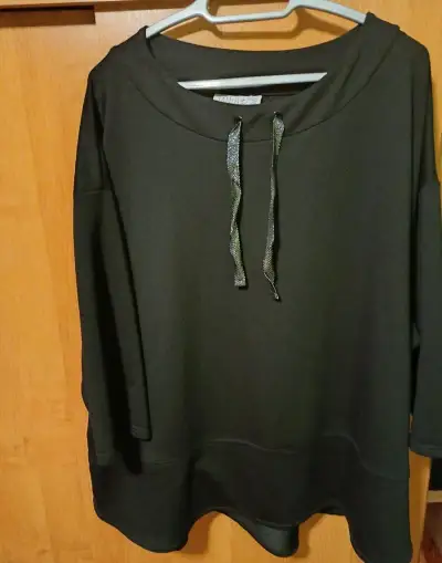 Čierna mikina pre moletky xxxl