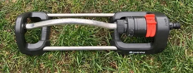 Zavlažovač Gardena na trávnik
