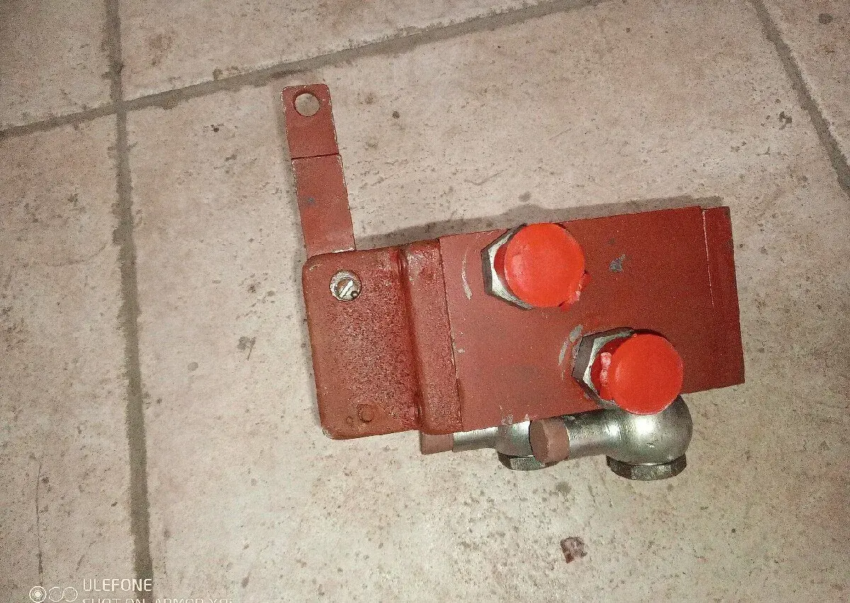 Hydraulický rozvádzač pojazdu Hon 053