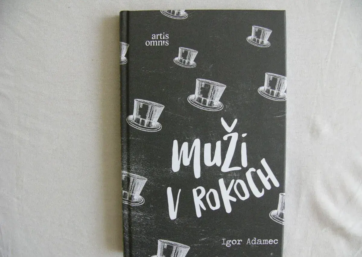 Knihu Muži v rokoch - Igor Adamec.