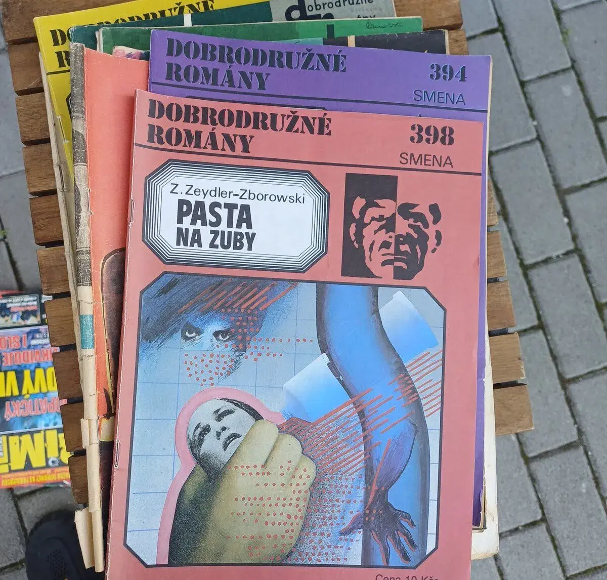 Retro knižky z edície Dobrodružné romány (Smena)