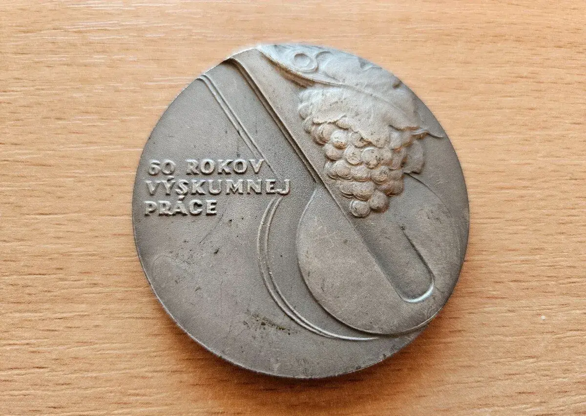 Medaila Komplexný výskumný ústav vinohradnícky a vinársky BA
