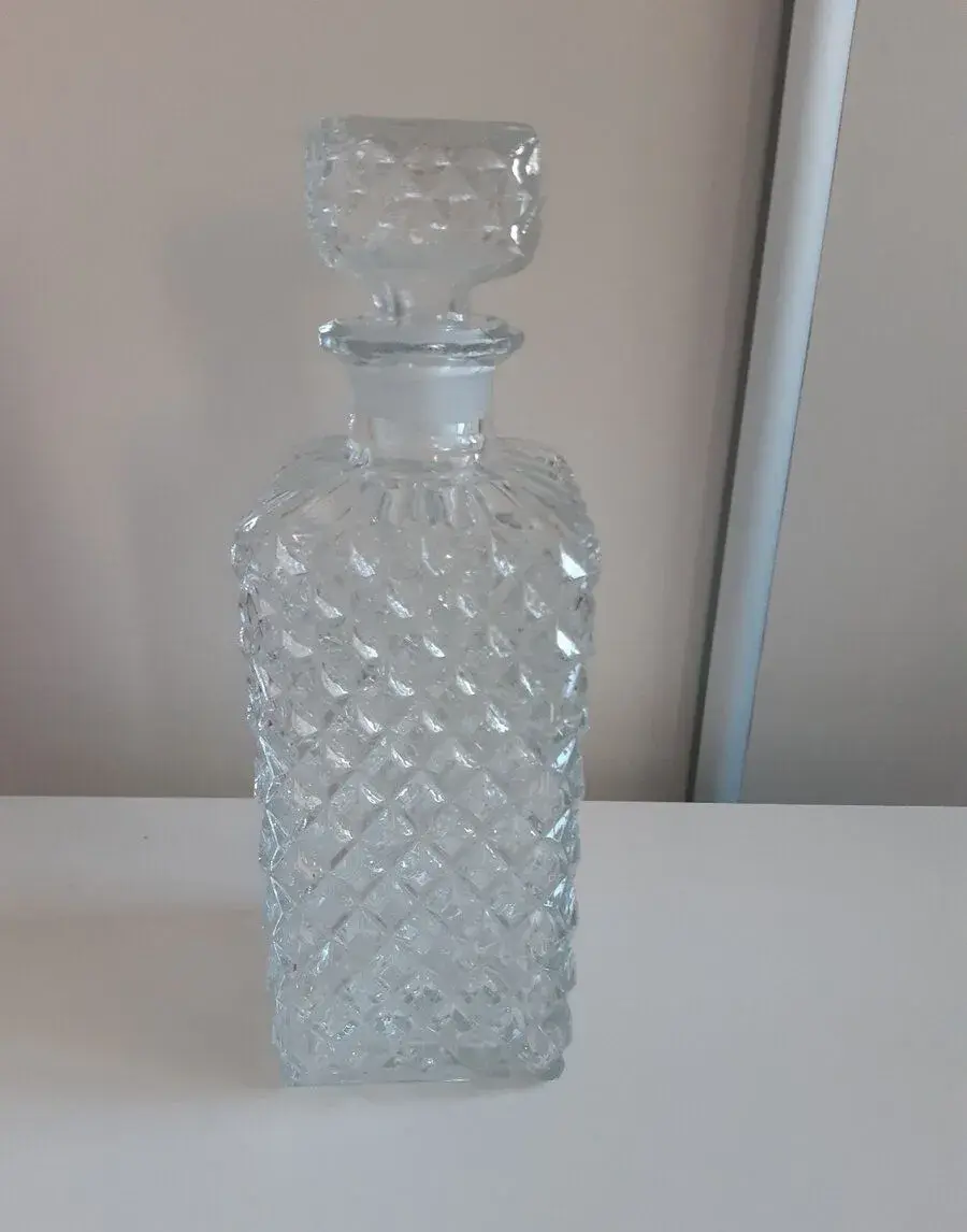Sklenená karafa