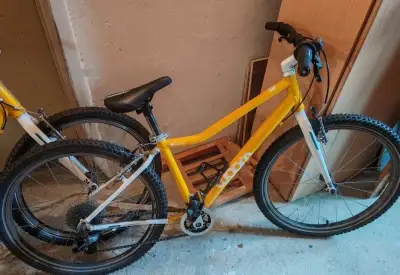 2x Detský bicykel Woom 5 (24") – žltý / Ideálne pre dvojičk