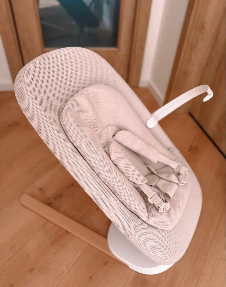 Stokke Yoga – prémiové detské lehátko a hojdačka 2v1