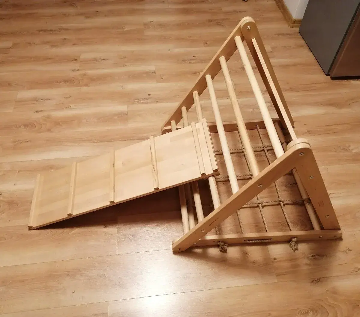 Piklerovej triangel trojstranný MATEO - Montessori preliezka