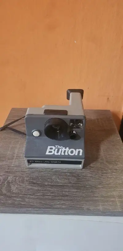 Polaroid the button