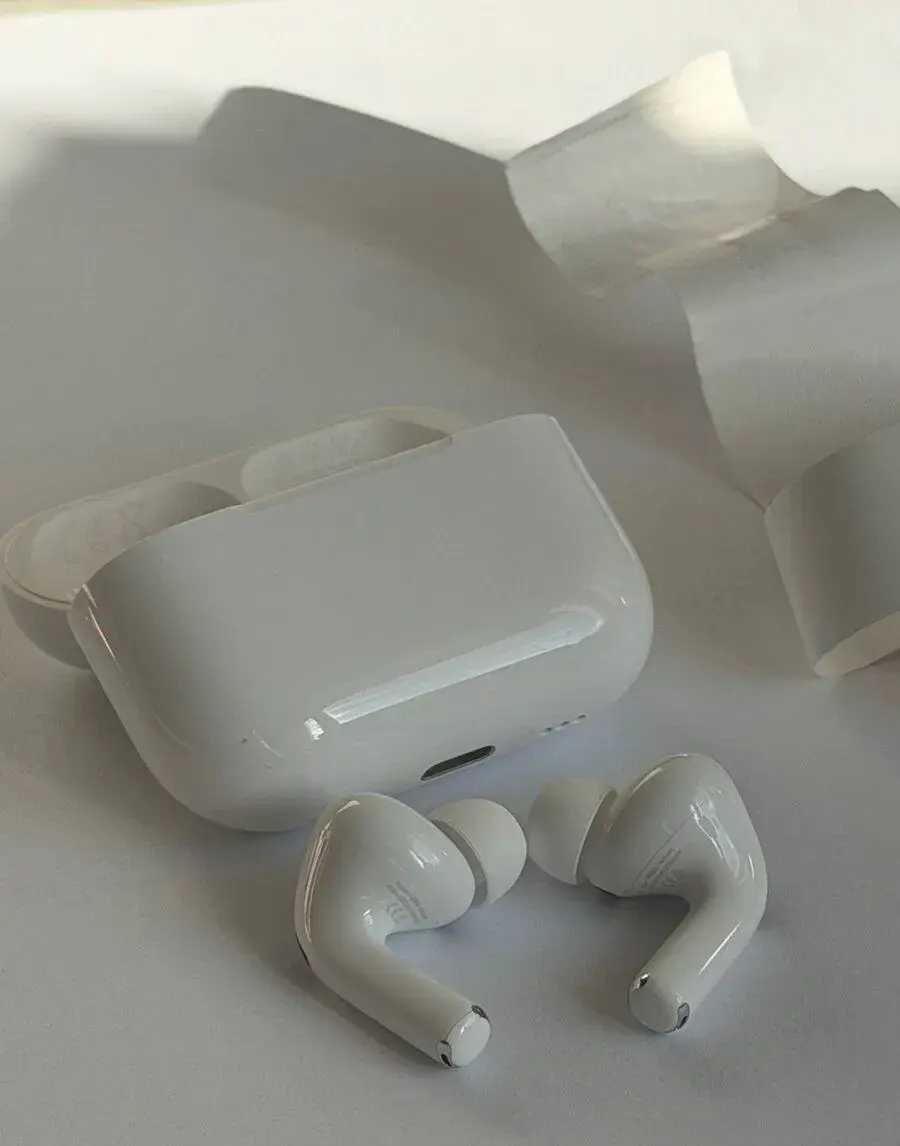 AirPods Pro 3 USB C - nové, rok záruka