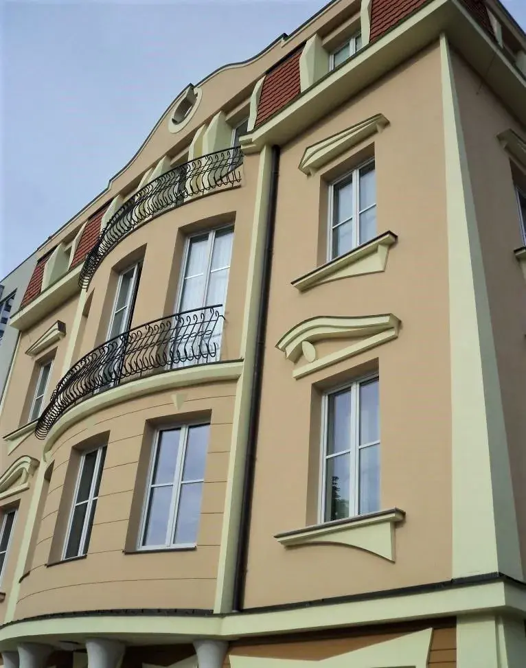 Uzavretý admin. celok v krásnej historickej budove, 148m2, 2