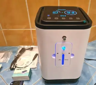 Kyslíkovy prístroj koncentrátor + pulzný oxymeter-