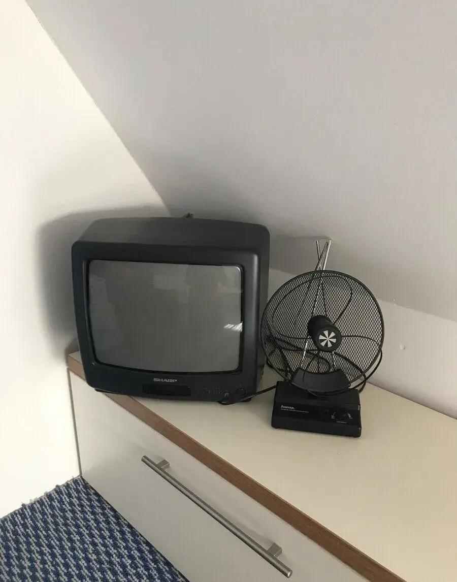 Retro prenosný televizo