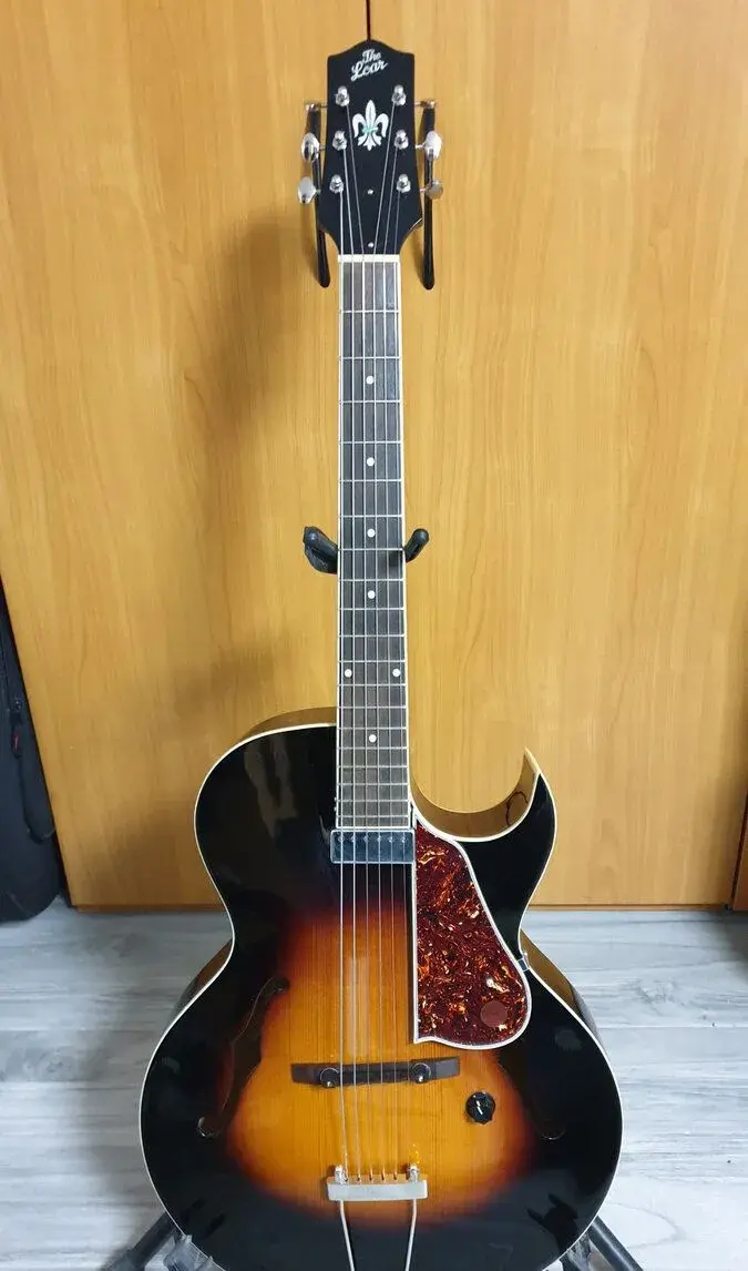 Archtop gitara LOAR LH-350 VS
