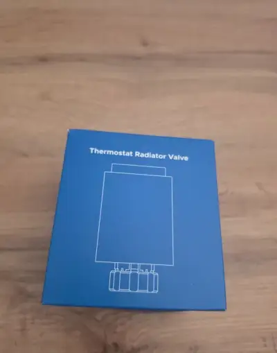 3× Tuya Zigbee termostat. hlavica s OLED displejom + Gateway