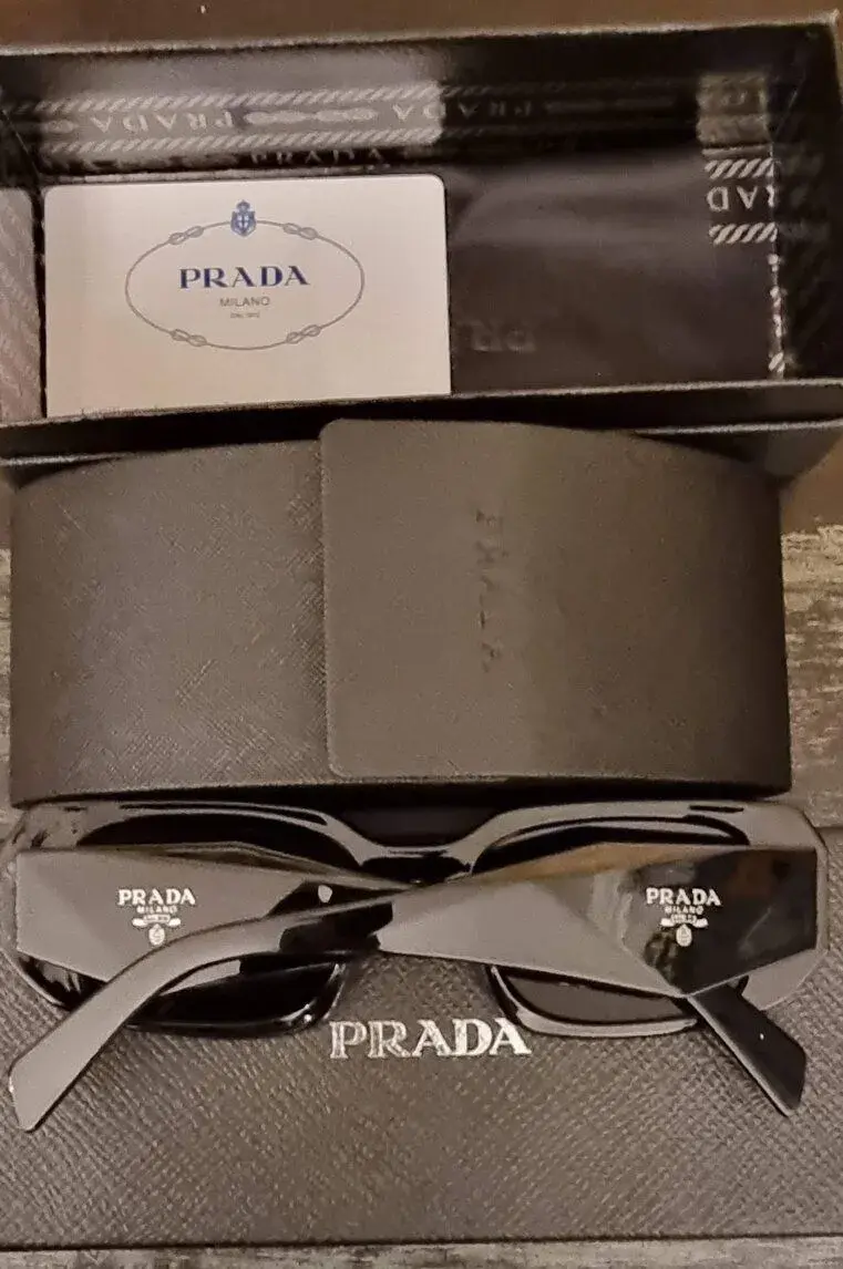 Prada slnečné okuliare