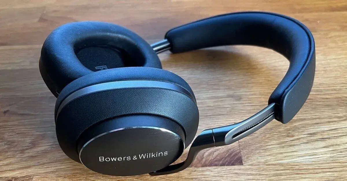 sluchadla Bowers & Wilkins PX8