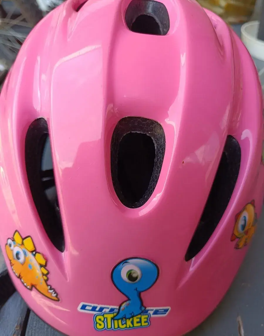 Dievcenská cyklo prilba